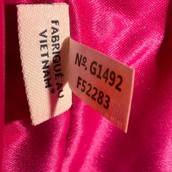 LIKE NEW - Coach Signature Embossed Fuchsia Make Up Cosmetic Travel Bag Case - Picture 8 of 8